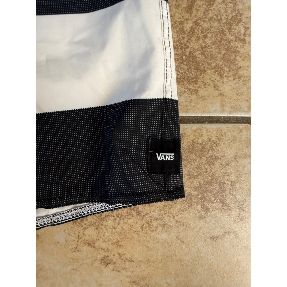 Vans Mens 28 Floral Striped Board Shorts Black White Tropical Bird of Paradise - Picture 8 of 8